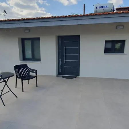 Village Gem Peledri * Pelendri